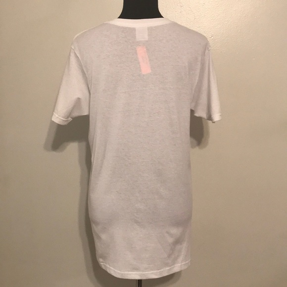 “KNOW-IT-ALLS DON’T.” T-SHIRT ✨✨✨ - Picture 2 of 4